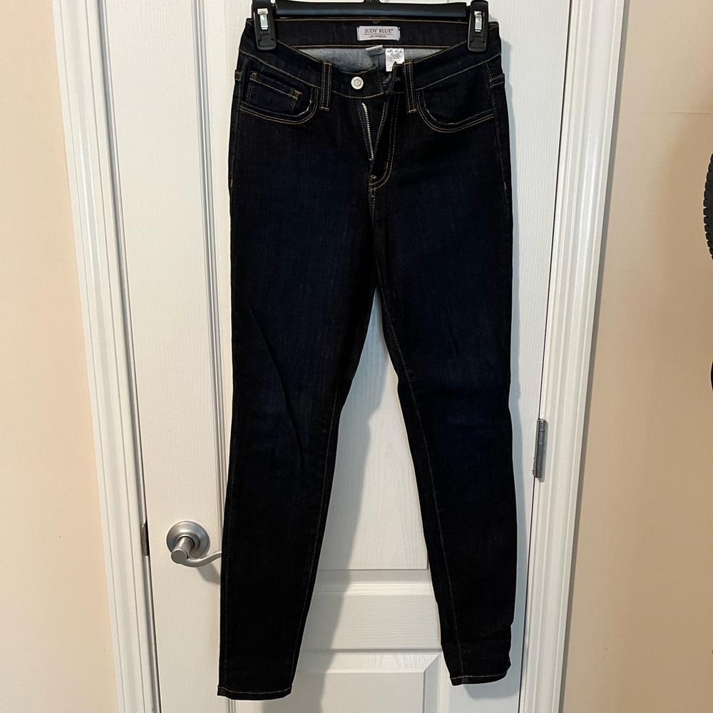 Judy Blue dark wash skinny jeans. Size 3/26.